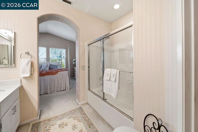 4901 Keller Ridge Dr, Clayton, CA 94517
