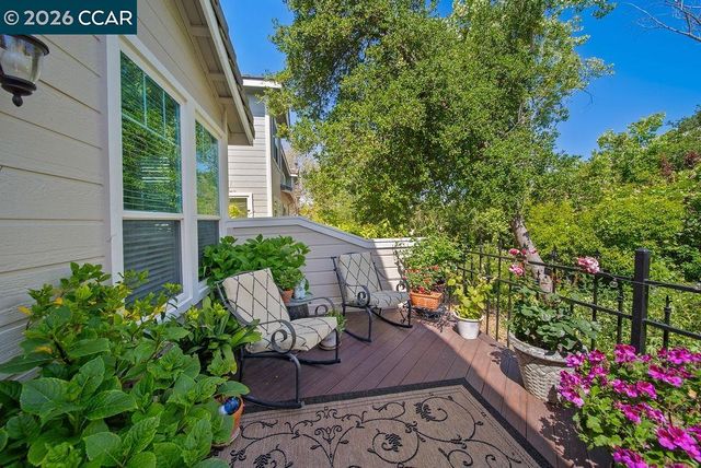 4901 Keller Ridge Dr, Clayton, CA 94517