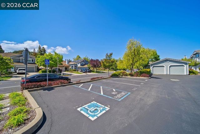 4901 Keller Ridge Dr, Clayton, CA 94517