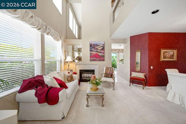 4901 Keller Ridge Dr, Clayton, CA 94517