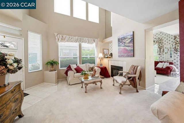 4901 Keller Ridge Dr, Clayton, CA 94517