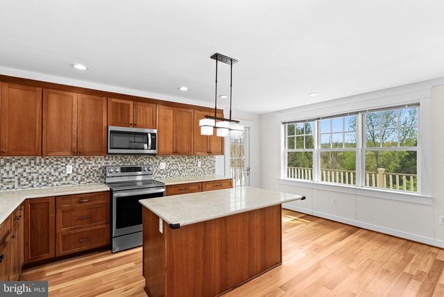 40988 REDWING SONG LN, Lovettsville, VA 20180