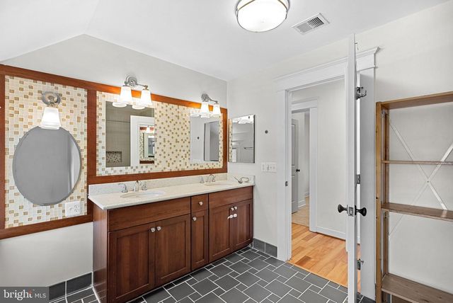 40988 REDWING SONG LN, Lovettsville, VA 20180