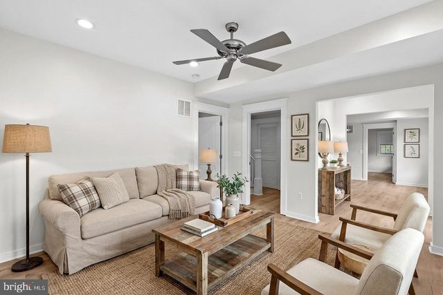 40988 REDWING SONG LN, Lovettsville, VA 20180