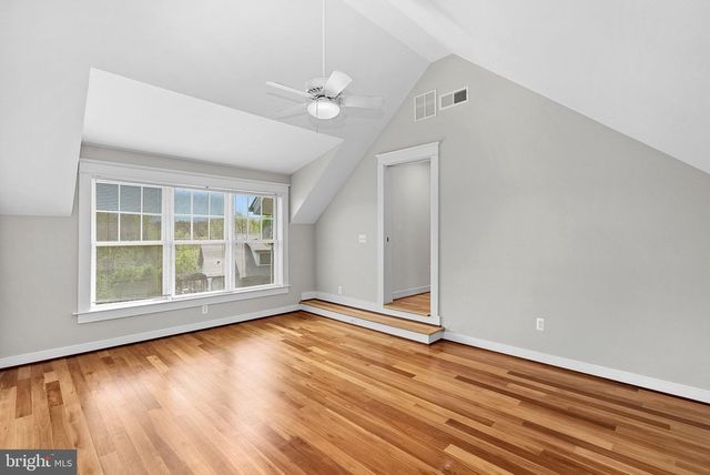 40988 REDWING SONG LN, Lovettsville, VA 20180