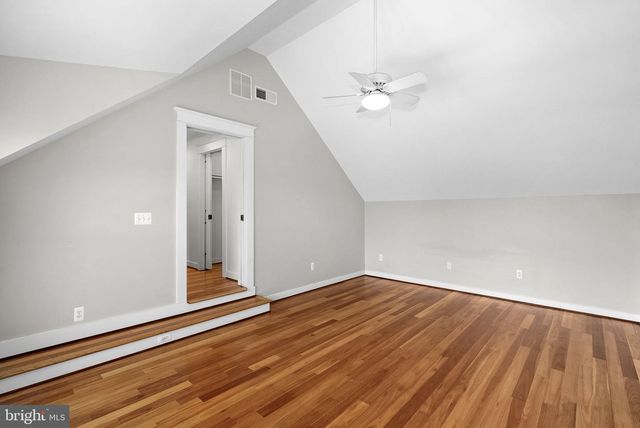 40988 REDWING SONG LN, Lovettsville, VA 20180