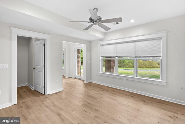 40988 REDWING SONG LN, Lovettsville, VA 20180