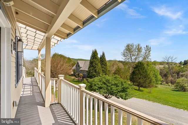 40988 REDWING SONG LN, Lovettsville, VA 20180