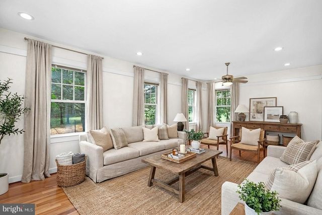 40988 REDWING SONG LN, Lovettsville, VA 20180