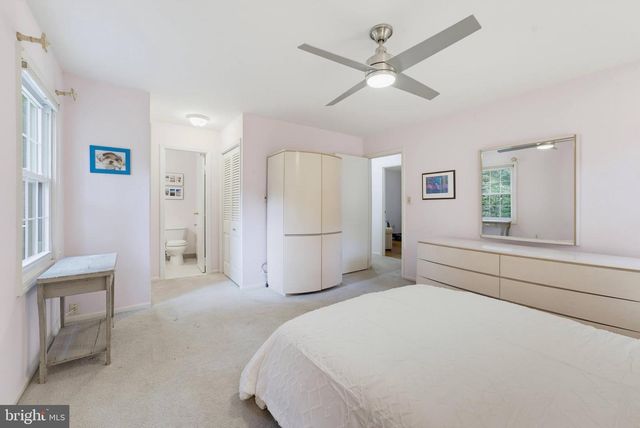 8305 BRIAR CREEK DR, Annandale, VA 22003