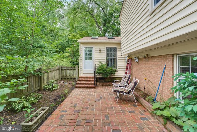 8305 BRIAR CREEK DR, Annandale, VA 22003