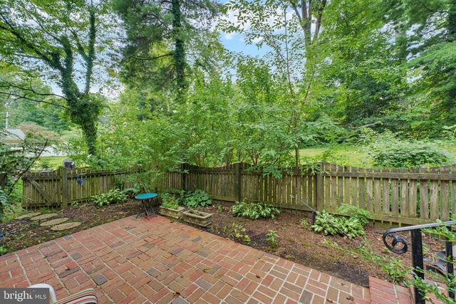 8305 BRIAR CREEK DR, Annandale, VA 22003