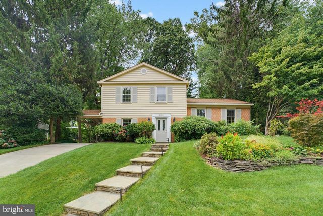 8305 BRIAR CREEK DR, Annandale, VA 22003