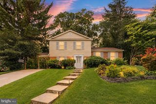 8305 BRIAR CREEK DR, Annandale, VA 22003