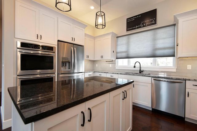 707 N Fox Hill Circle, Nixa, MO 65714