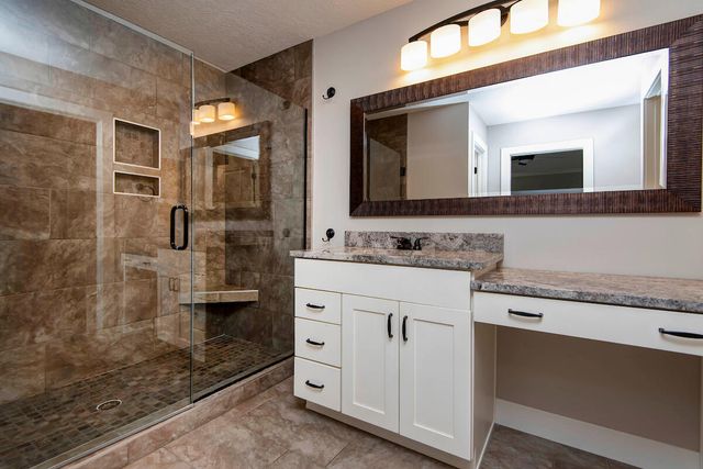 707 N Fox Hill Circle, Nixa, MO 65714