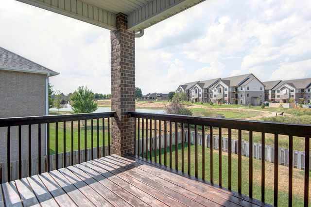 707 N Fox Hill Circle, Nixa, MO 65714