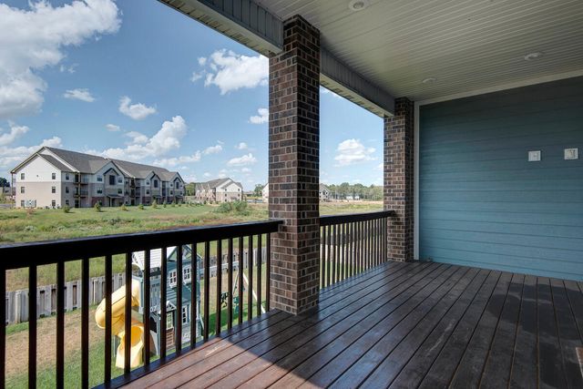 707 N Fox Hill Circle, Nixa, MO 65714