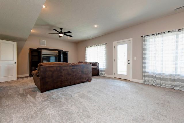 707 N Fox Hill Circle, Nixa, MO 65714