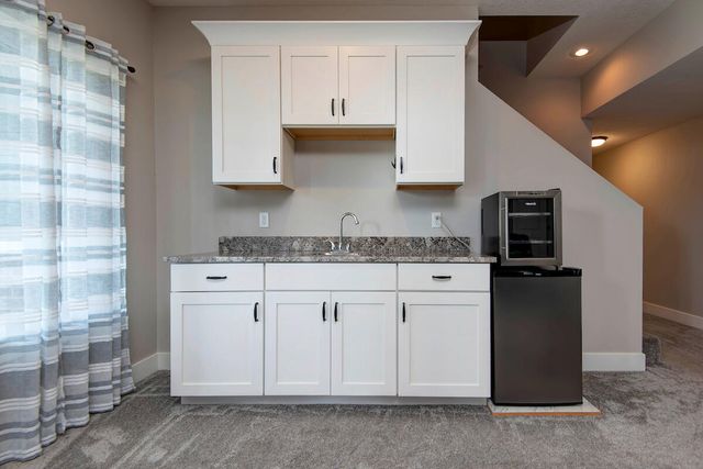 707 N Fox Hill Circle, Nixa, MO 65714