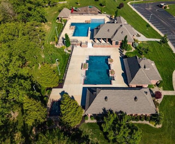 707 N Fox Hill Circle, Nixa, MO 65714
