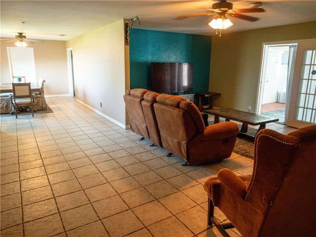 372 E Fm 771, Riviera, TX 78379