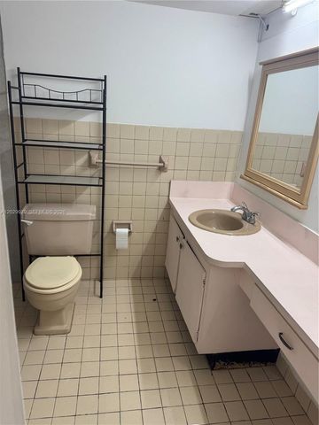 1710 NE 191st St 411-3, Miami, FL 33179
