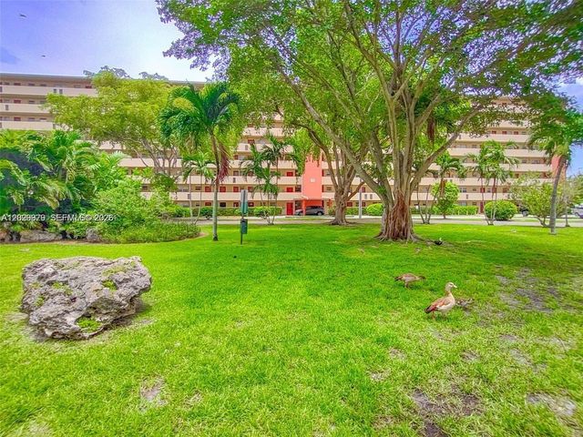1710 NE 191st St 411-3, Miami, FL 33179