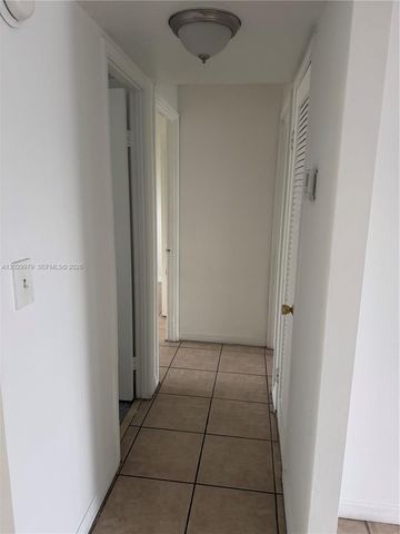 1710 NE 191st St 411-3, Miami, FL 33179