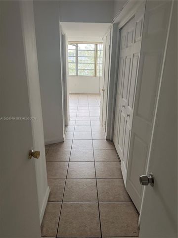 1710 NE 191st St 411-3, Miami, FL 33179