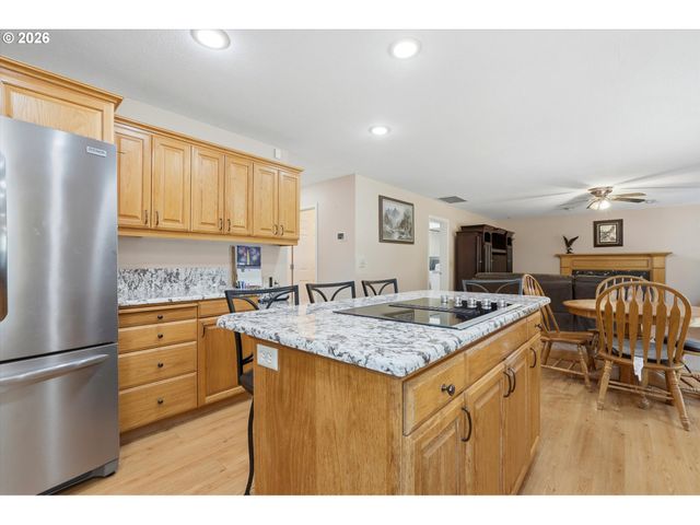 4616 Se HULL Ave, Milwaukie, OR 97267