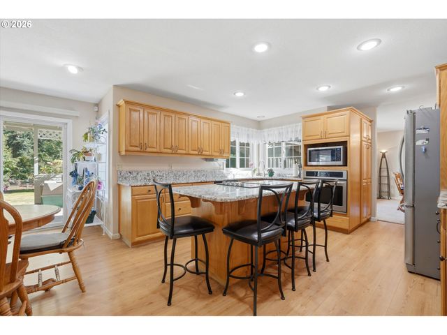 4616 Se HULL Ave, Milwaukie, OR 97267
