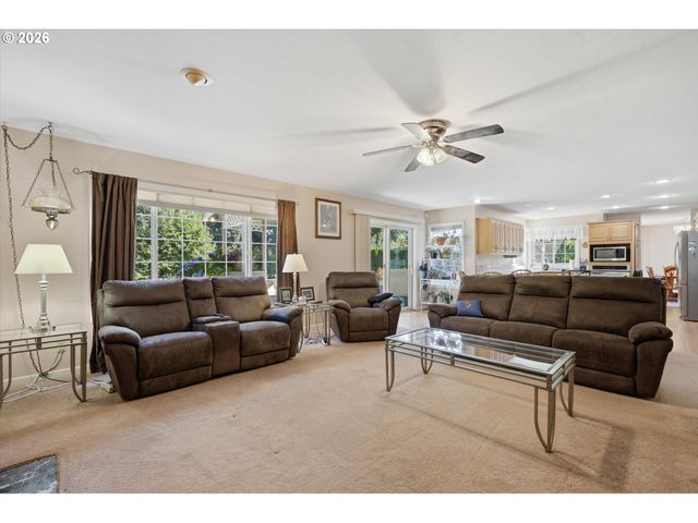 4616 Se HULL Ave, Milwaukie, OR 97267