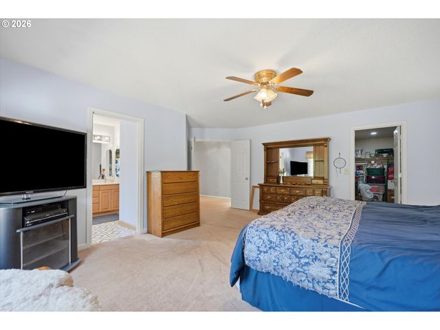 4616 Se HULL Ave, Milwaukie, OR 97267