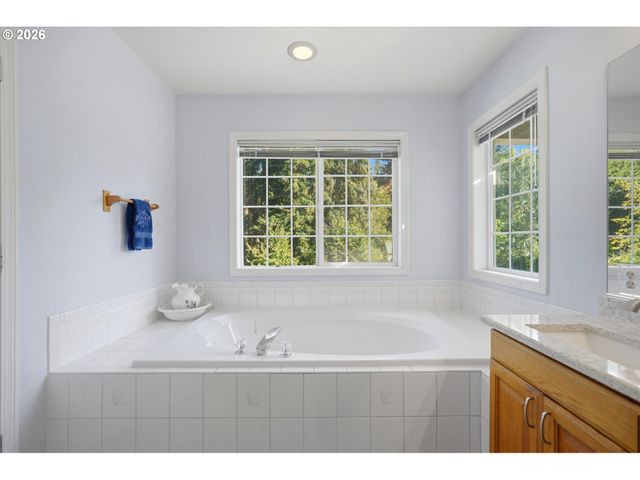 4616 Se HULL Ave, Milwaukie, OR 97267