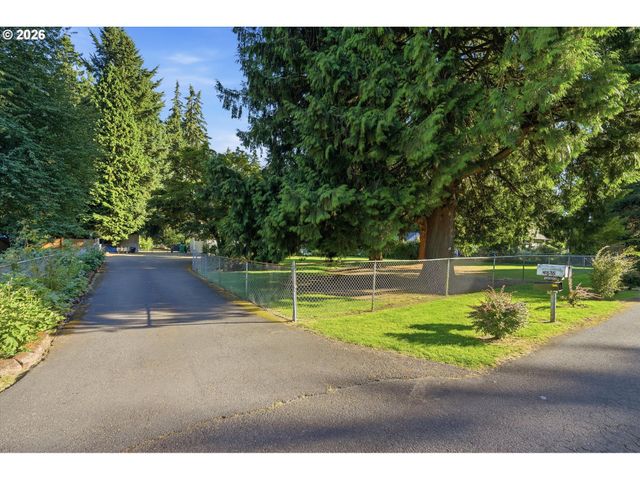 4616 Se HULL Ave, Milwaukie, OR 97267