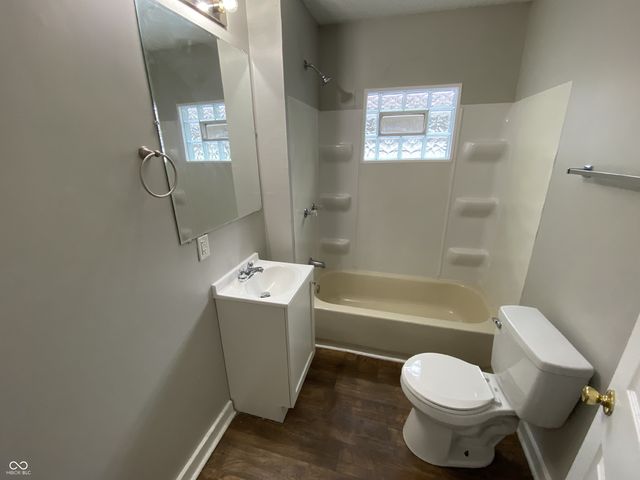 2712 Columbia Avenue, Indianapolis, IN 46205