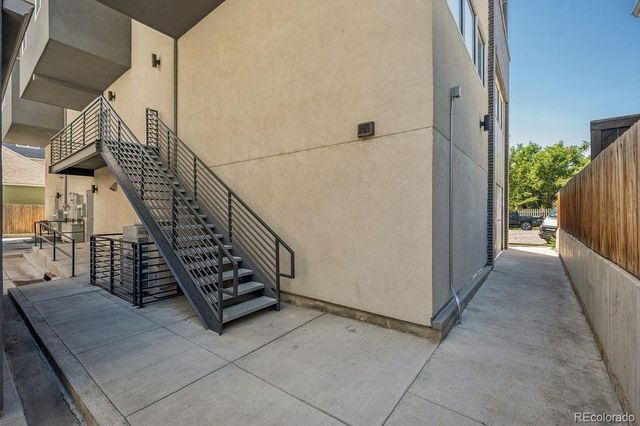 2827 W 25th Avenue 204, Denver, CO 80211
