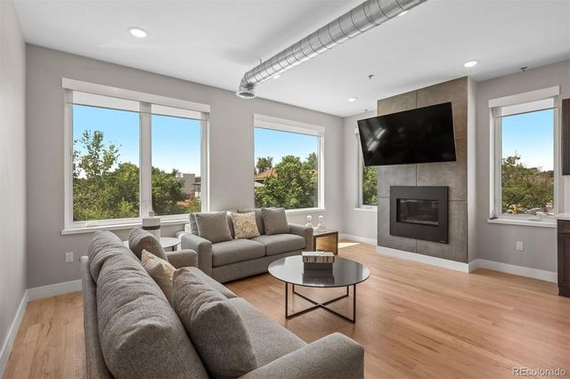 2827 W 25th Avenue 204, Denver, CO 80211