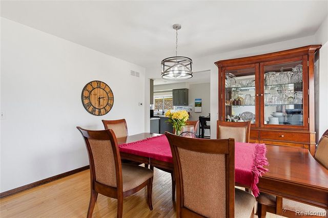 26525 Mapleridge Drive, New Baltimore, MI 48051