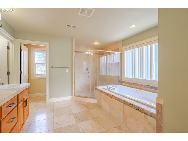 735 Nw 24TH Ave, Camas, WA 98607