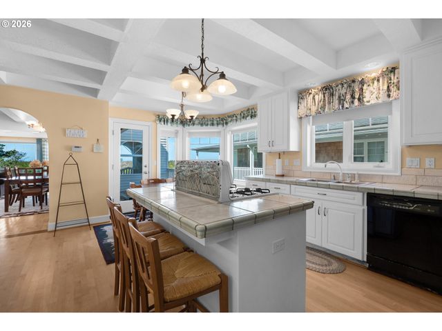1161 S PROM, Seaside, OR 97138