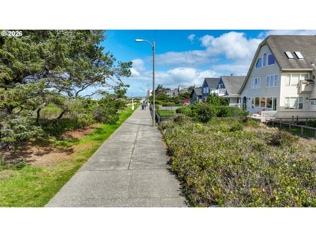 1161 S PROM, Seaside, OR 97138