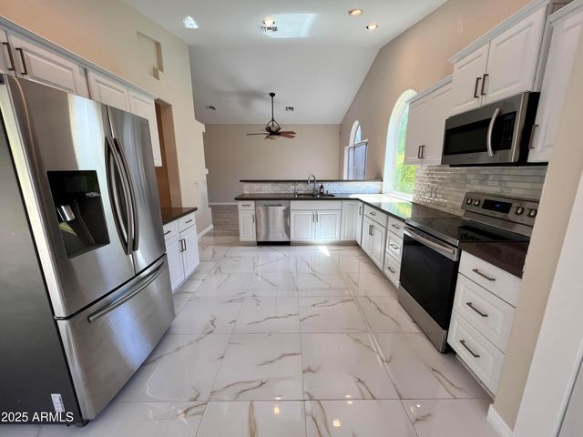 3910 W Soft Wind Drive, Glendale, AZ 85310