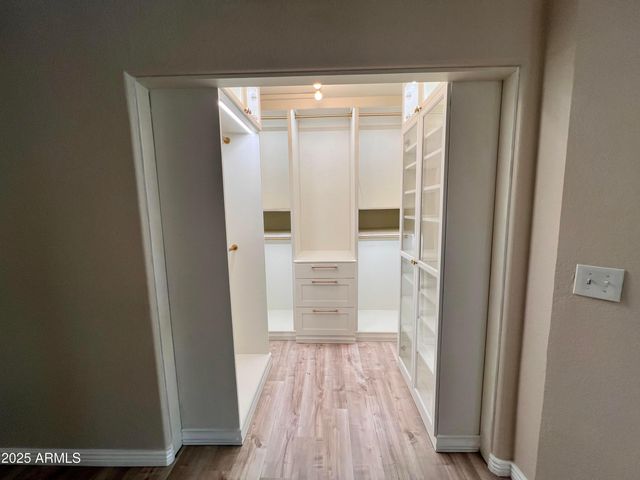 3910 W Soft Wind Drive, Glendale, AZ 85310