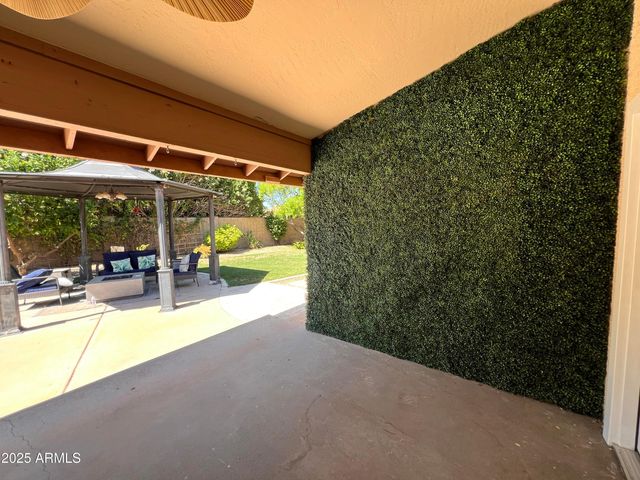 3910 W Soft Wind Drive, Glendale, AZ 85310