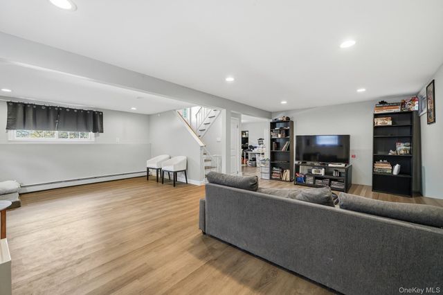 14 Dickinson Avenue, Nyack, NY 10960