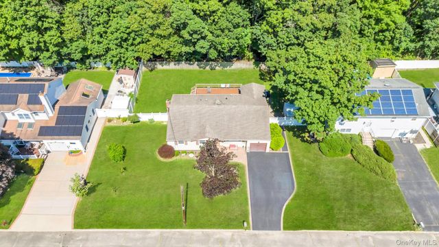 25 Walter Drive, Nesconset, NY 11767