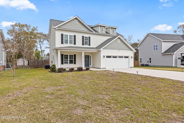 1616 Chadwick Shores Drive, Sneads Ferry, NC 28460