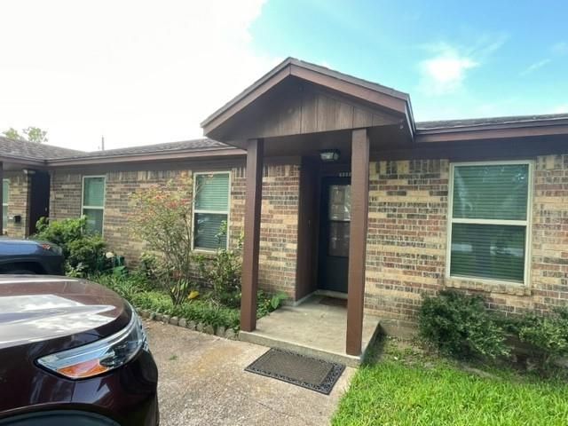 12225 11th Street, Santa Fe, TX 77510